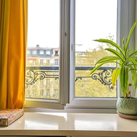 12th Arr Parisian Hideaway Appartamento